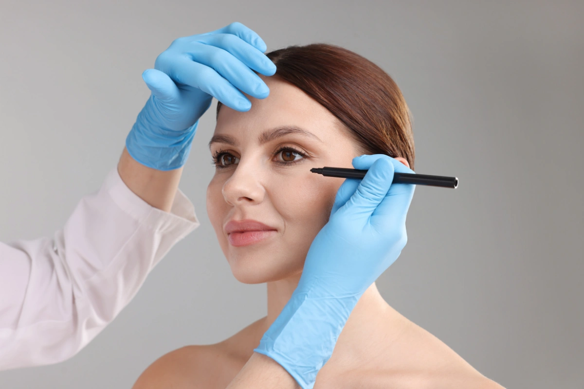 Yüz Germe (Facelift / Ritidektomi)